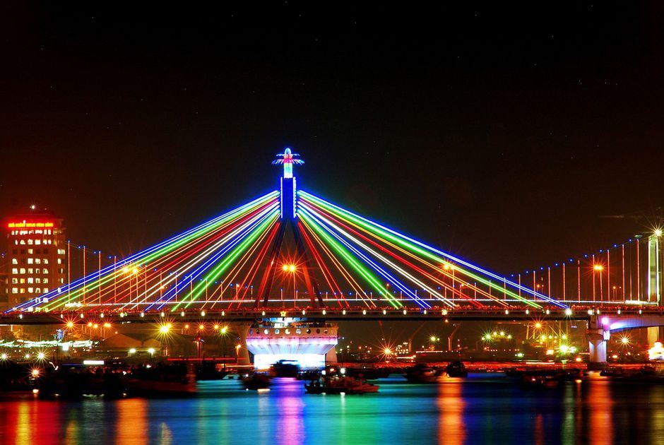 Hình ảnh cầu Quay Sông Hàn về đêm