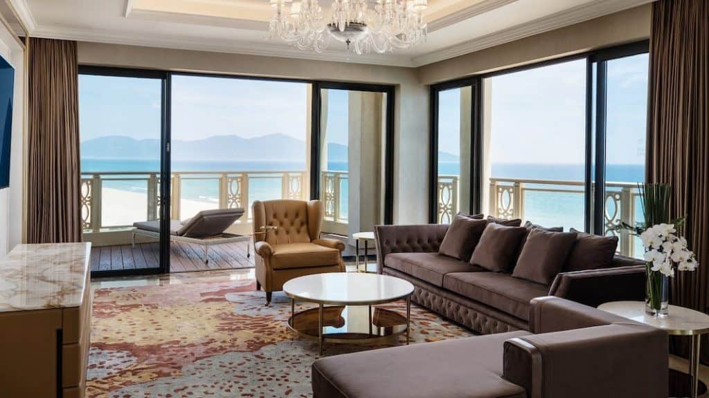 Phòng khách sạn cực đẹp, có thể views ra biển